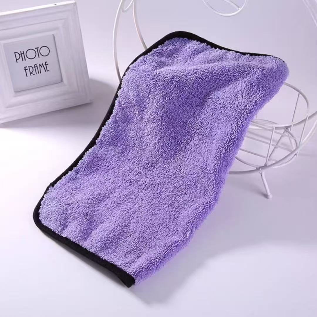 Ultra Plush Microfiber Towel – Soft, Absorbent & Scratch-Free Cleaning Cloth